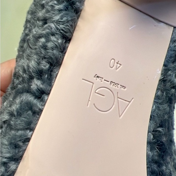 AGL MADE IN ITALY Gray Fuzzy Mules with Peep-Toe Design - Picture 3 of 8